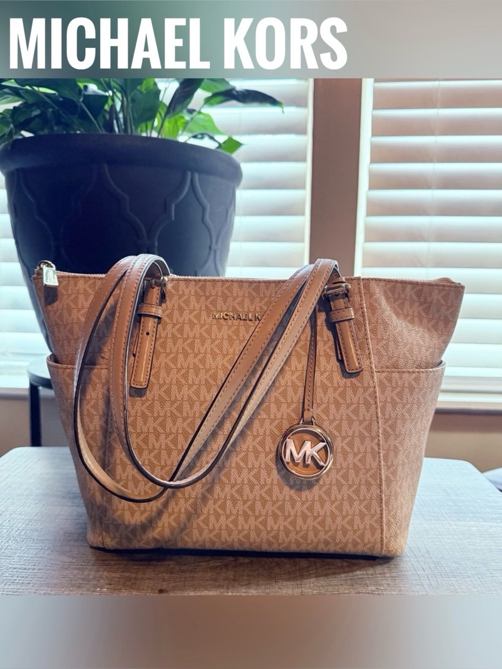 Michael Kors Jet Set Large Signature Logo Top-Zip Tote - Beige/Camel